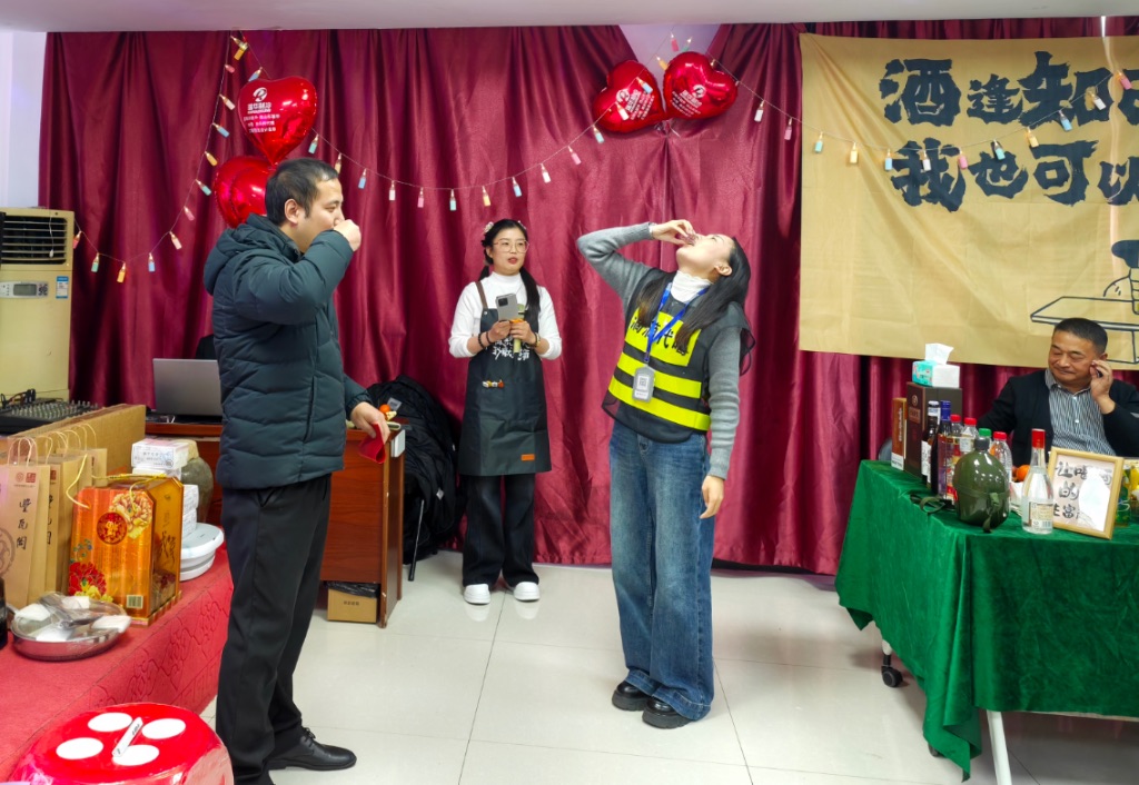 “滴滴代喝”，50一杯，猜猜今晚掙了多少