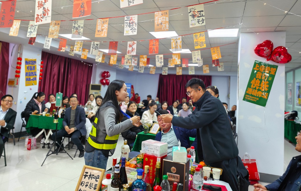 濤哥也叫了“滴滴代喝”服務(wù)