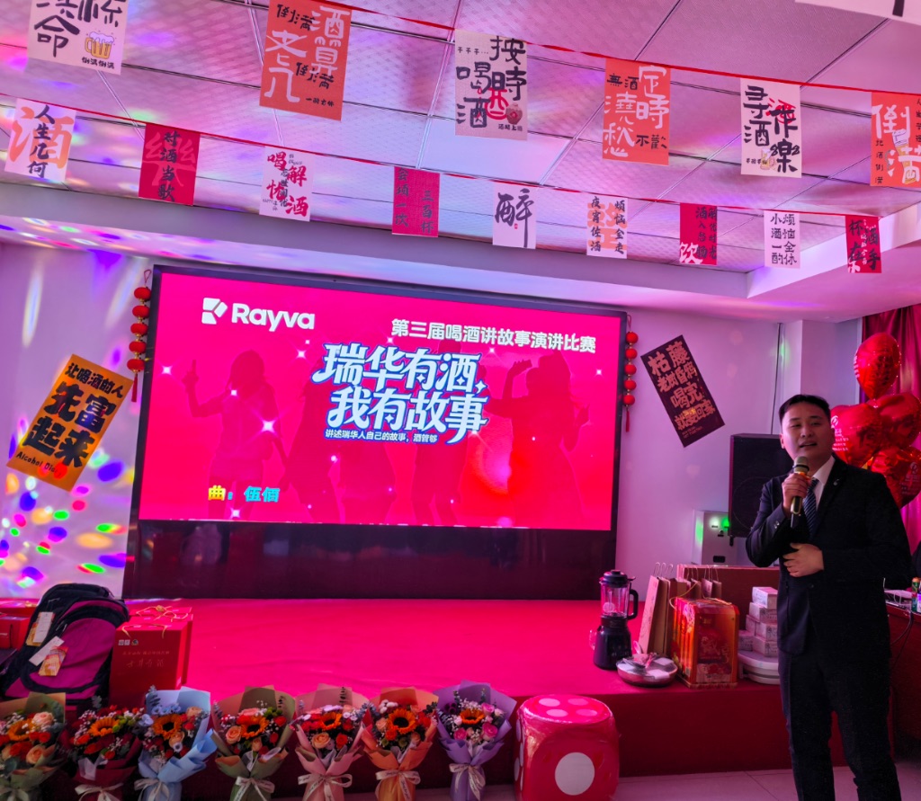 工程部郭春源獻唱歌曲《突然間的自我》