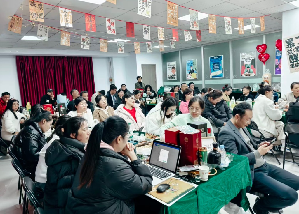 大家都為范姐的《十年的光陰》故事所感動