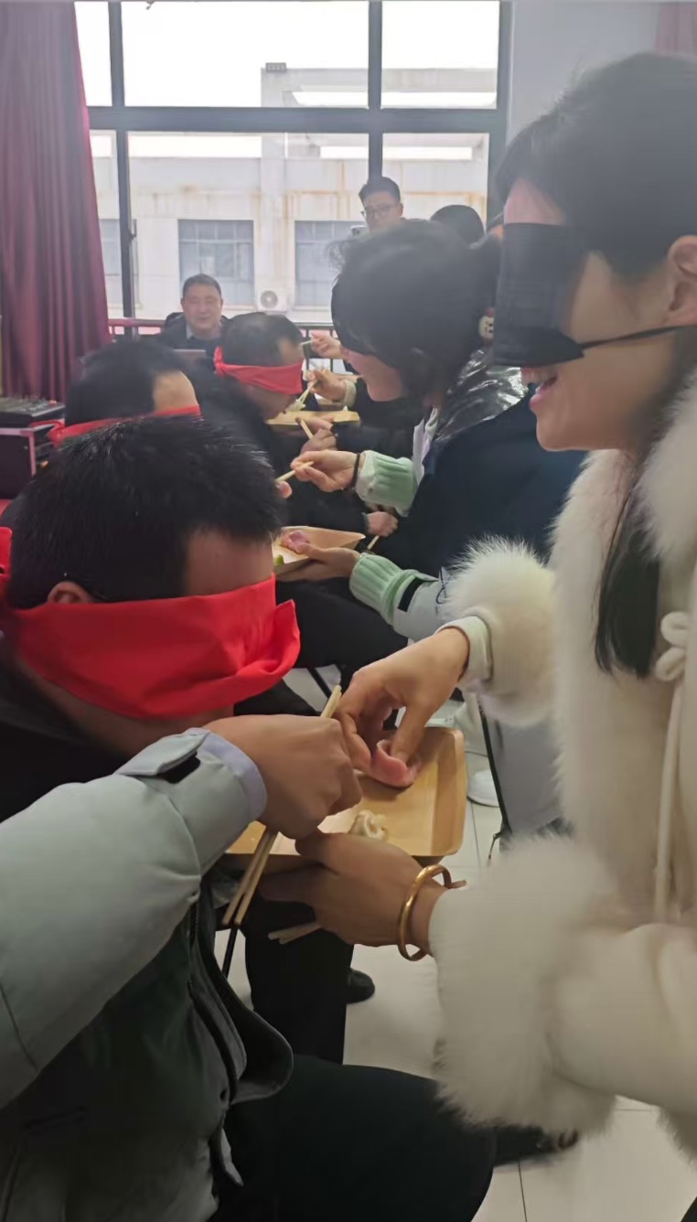 有的还真就喂到鼻子里了