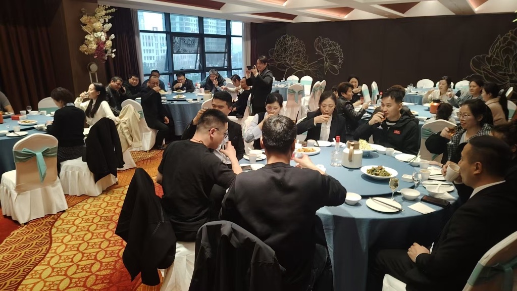 共同庆祝会议圆满成功