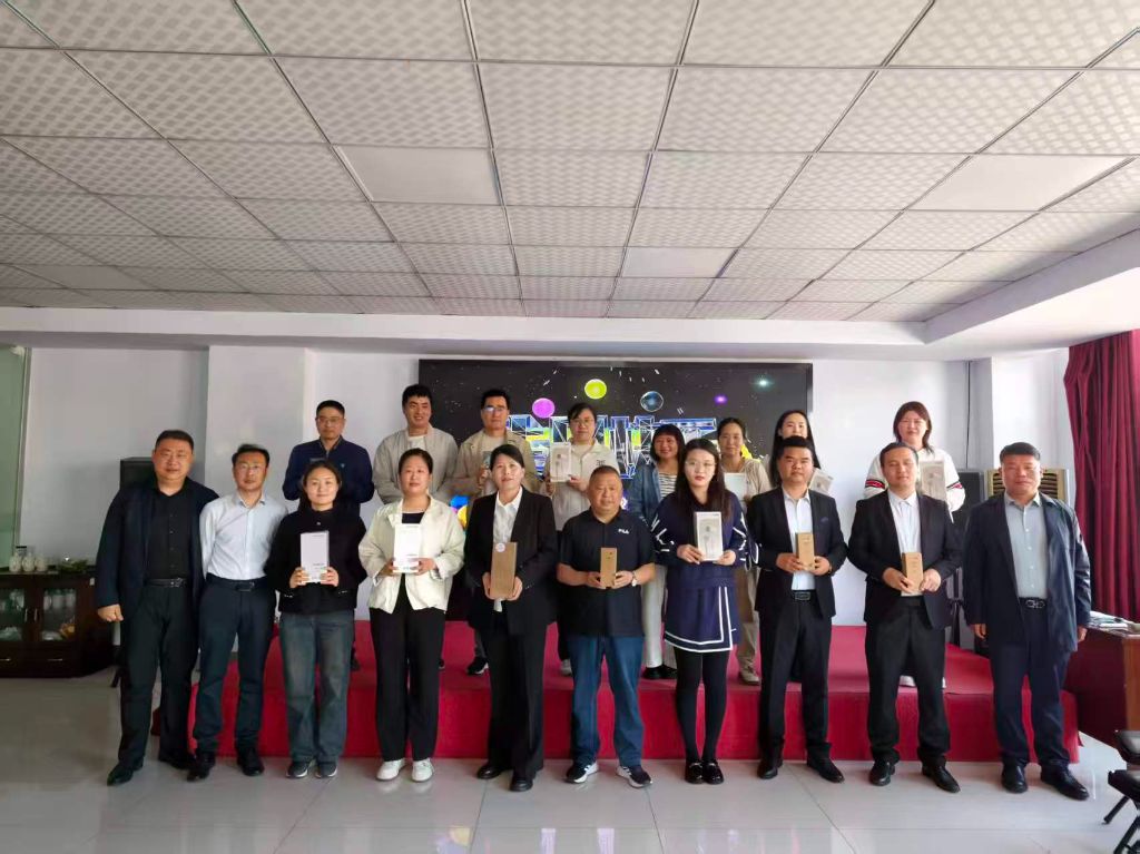 为第一季度所有寿星送上专属礼物，传递公司暖心关怀