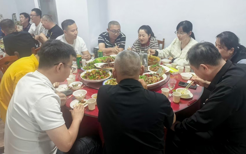 在表彰中凝聚力量，于奋斗中礼赞青春