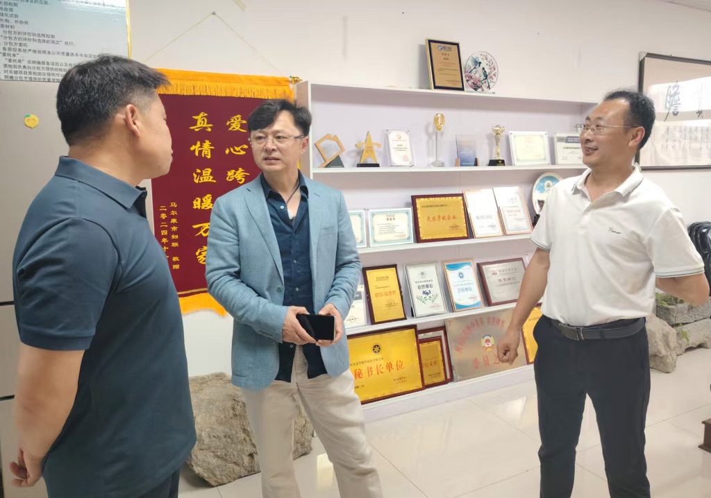参观瑞华荣誉展厅