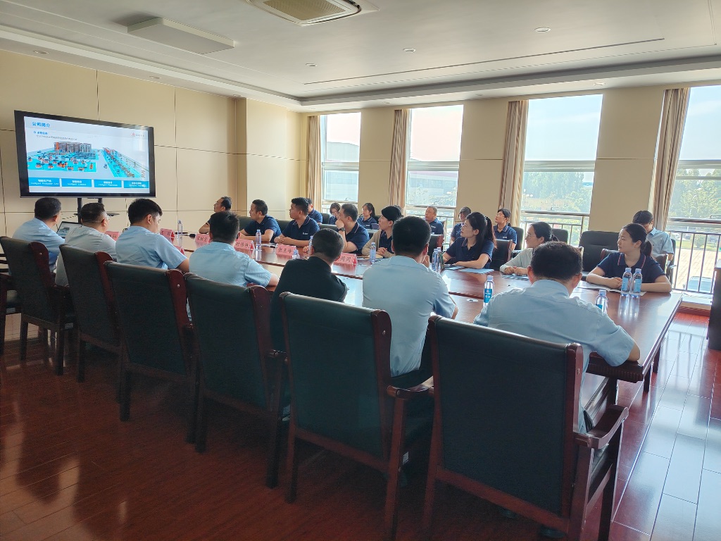 随后举行了座谈交流会