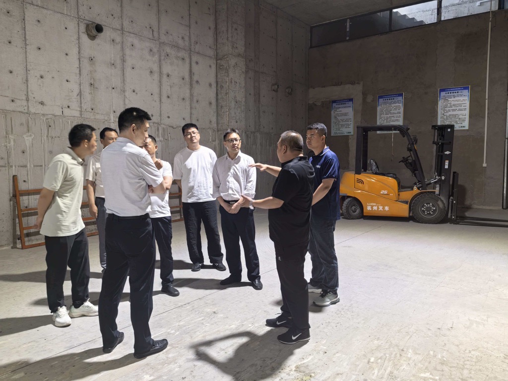 来到已建成项目实地考察