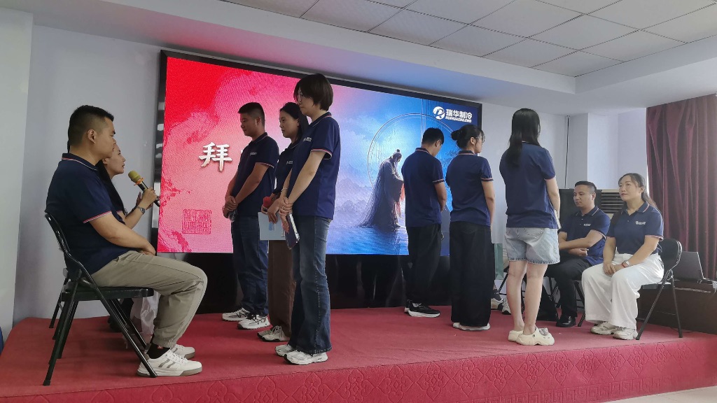 本次共六对师徒举行拜师仪式
