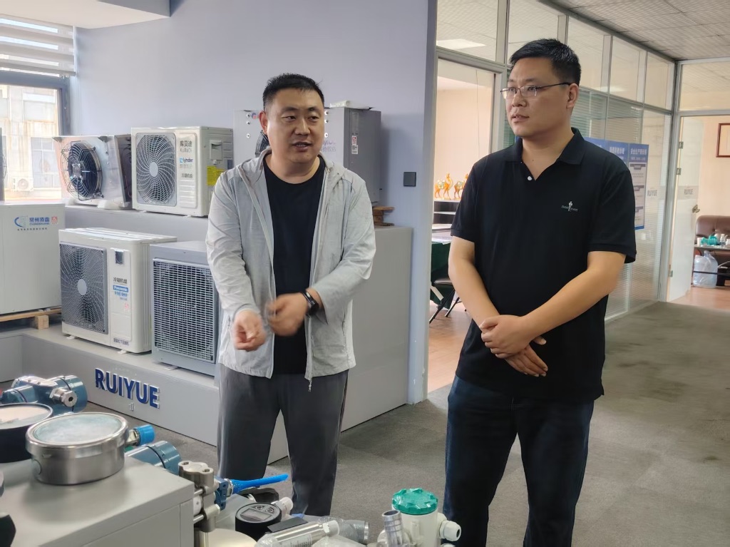 参观瑞华制冷展厅