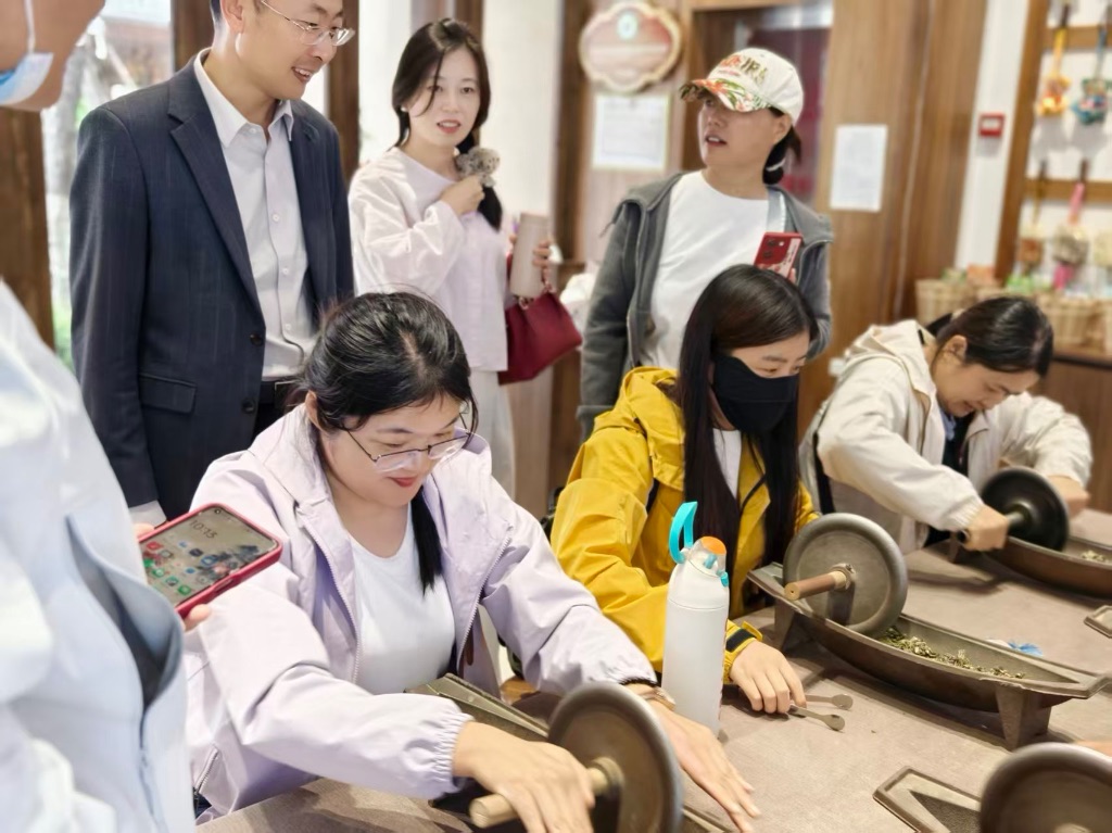 体验手工制作香囊